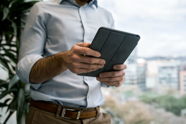 Os melhores sites de notícias para o jurídico inovador - tyler-franta_unsplash
