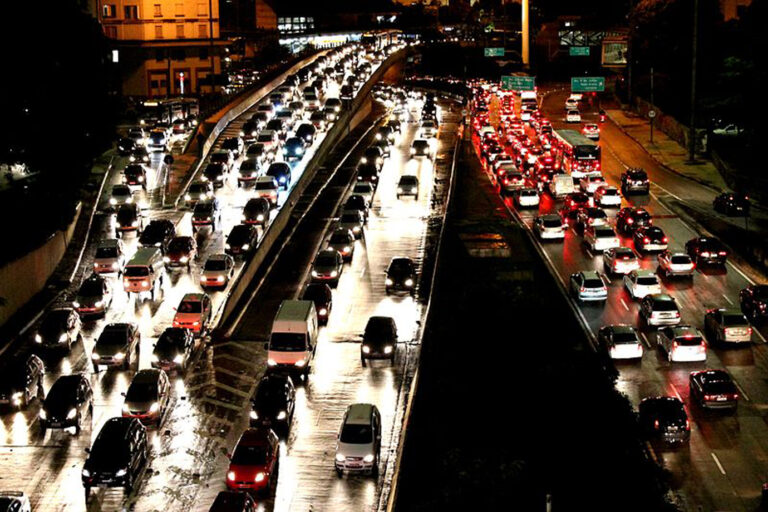 Empresas de transporte e os meios alternativos de solução de conflitos_wikimediacommons